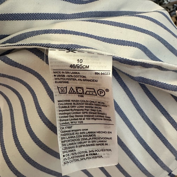 *NWOT* BANANA REPUBLIC Riley-Fit Ruffle V-Bib Buttondown Shirt, Blue Stripe — 10 - Picture 7 of 8